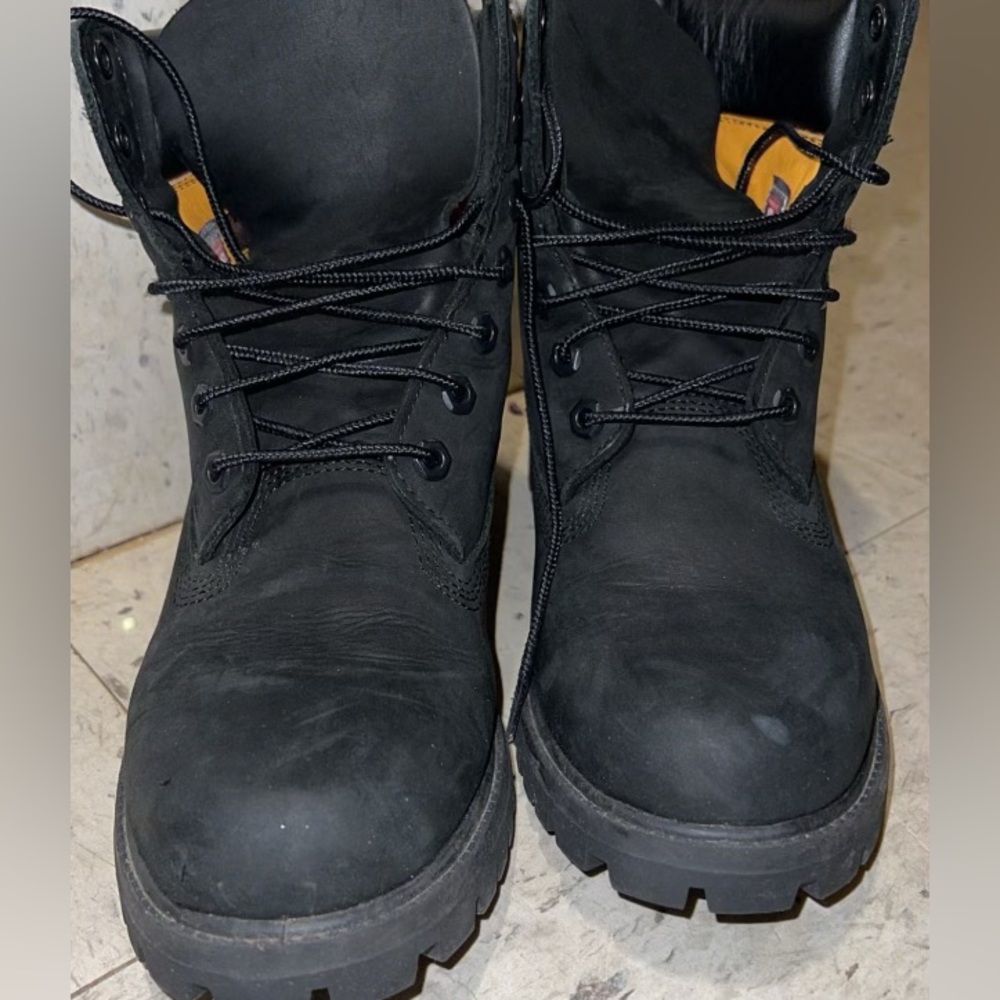 Black timberland boots